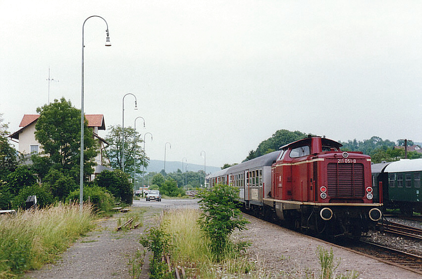 211 051